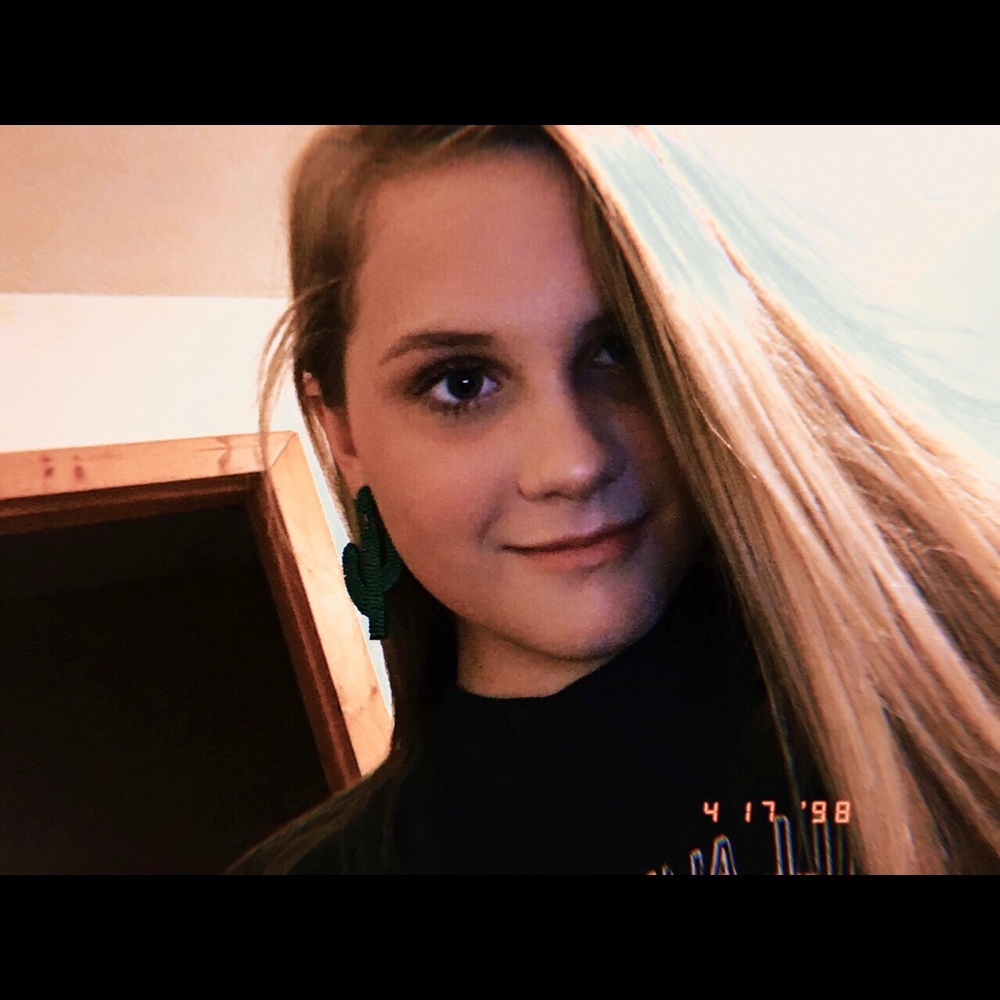 Meet your Posher, Carleigh